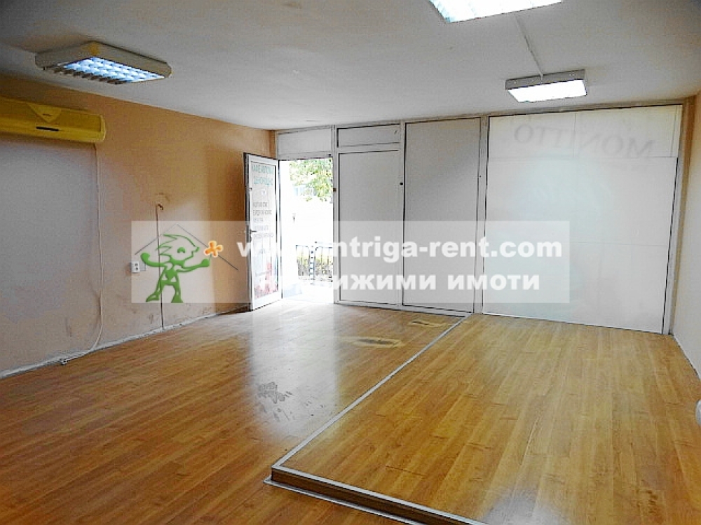 Shop for food and/or industrial goods for rent, located in the Druzhba district of Haskovo.