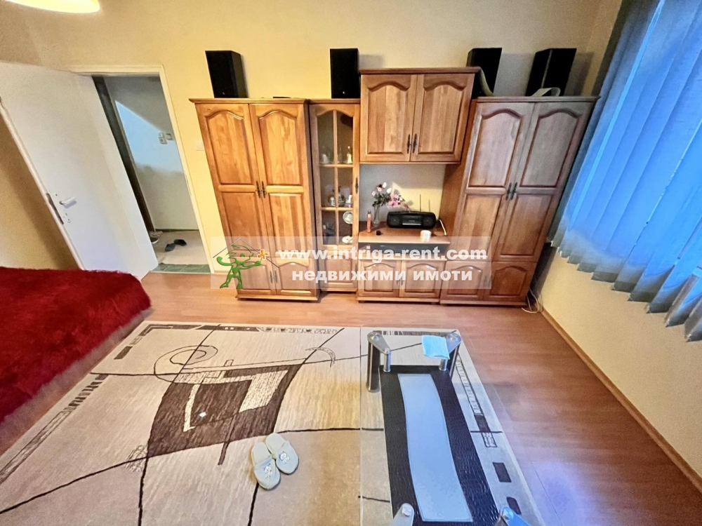 Studio apartment for rent - box-type (boxoniera), located in the Republika district of the city of Haskovo.