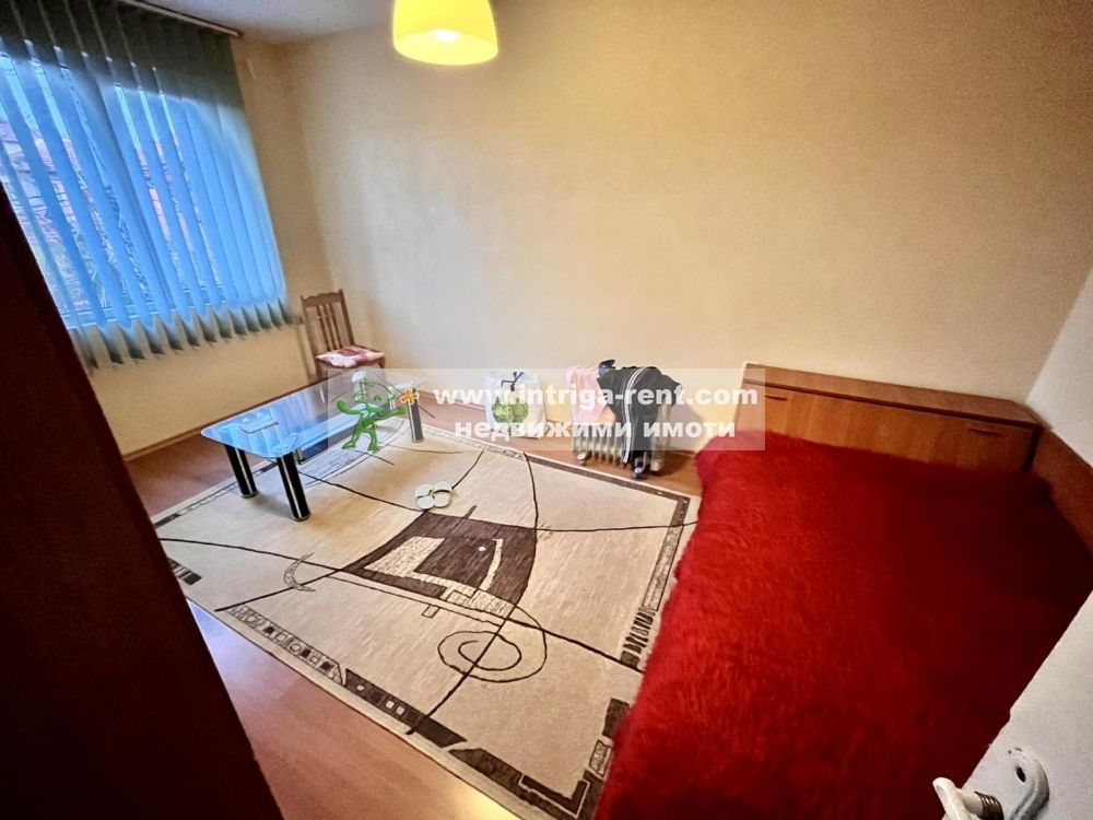 Studio apartment for rent - box-type (boxoniera), located in the Republika district of the city of Haskovo.