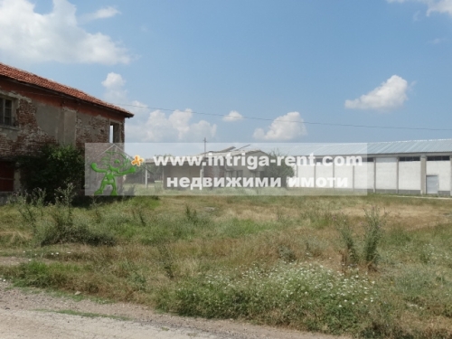 Commercial property - tobacco warehouse and workers' rooms, together with a large plot in the Bolyarovo neighborhood, Haskovo.