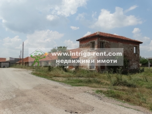 Commercial property - tobacco warehouse and workers' rooms, together with a large plot in the Bolyarovo neighborhood, Haskovo.