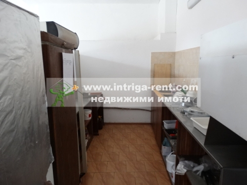 Commercial premises consisting of a shop for food / industrial goods for rent, located in the Uchilishni neighborhood of the city of Haskovo.