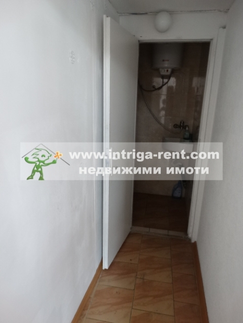 Commercial premises consisting of a shop for food / industrial goods for rent, located in the Uchilishni neighborhood of the city of Haskovo.