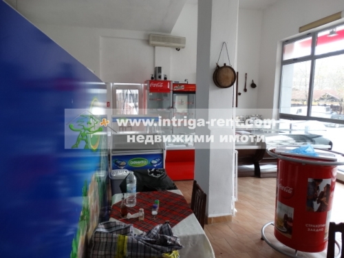 Commercial premises consisting of a shop for food / industrial goods for rent, located in the Uchilishni neighborhood of the city of Haskovo.