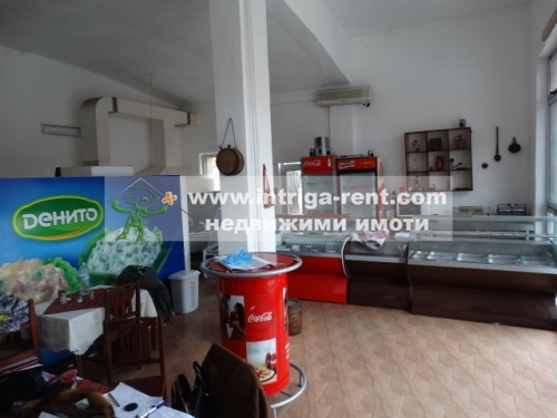 Commercial premises consisting of a shop for food / industrial goods for rent, located in the Uchilishni neighborhood of the city of Haskovo.