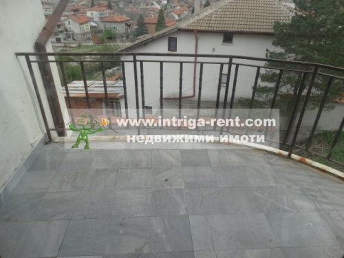 Четириетажна , нова , самостоятелна масивна къща в курорта Хасковски минерални бани , общ.Минерални бани , обл.Хасково.