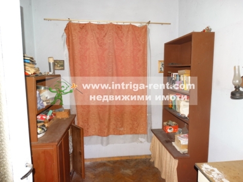 Rural property - Solid, exceptionally sturdy single-story family house, farm buildings, together with a large yard in the village of Varbitsa, Dimitrovgrad Municipality, Haskovo Province.