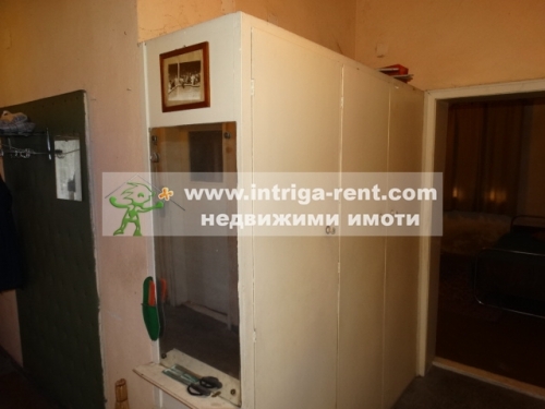 Rural property - Solid, exceptionally sturdy single-story family house, farm buildings, together with a large yard in the village of Varbitsa, Dimitrovgrad Municipality, Haskovo Province.