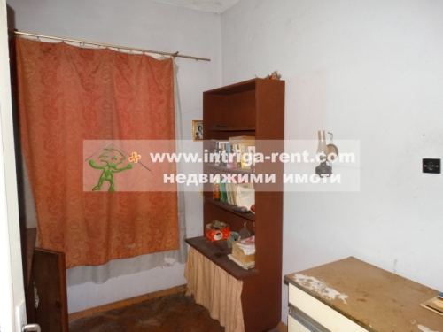Rural property - Solid, exceptionally sturdy single-story family house, farm buildings, together with a large yard in the village of Varbitsa, Dimitrovgrad Municipality, Haskovo Province.