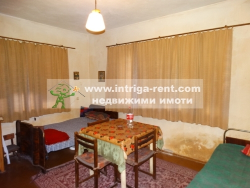 Rural property - Solid, exceptionally sturdy single-story family house, farm buildings, together with a large yard in the village of Varbitsa, Dimitrovgrad Municipality, Haskovo Province.