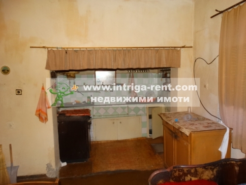 Rural property - Solid, exceptionally sturdy single-story family house, farm buildings, together with a large yard in the village of Varbitsa, Dimitrovgrad Municipality, Haskovo Province.