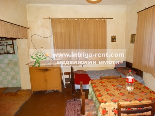 Rural property - Solid, exceptionally sturdy single-story family house, farm buildings, together with a large yard in the village of Varbitsa, Dimitrovgrad Municipality, Haskovo Province.