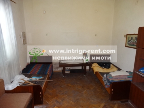Rural property - Solid, exceptionally sturdy single-story family house, farm buildings, together with a large yard in the village of Varbitsa, Dimitrovgrad Municipality, Haskovo Province.
