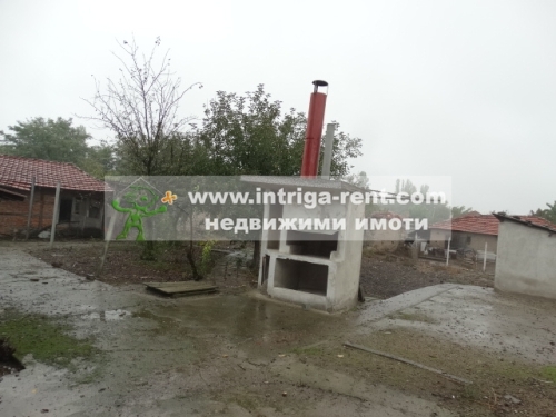 Rural property - Solid, exceptionally sturdy single-story family house, farm buildings, together with a large yard in the village of Varbitsa, Dimitrovgrad Municipality, Haskovo Province.