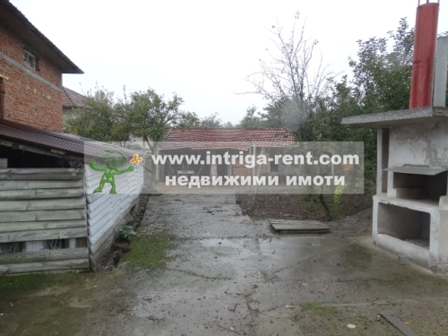 Rural property - Solid, exceptionally sturdy single-story family house, farm buildings, together with a large yard in the village of Varbitsa, Dimitrovgrad Municipality, Haskovo Province.