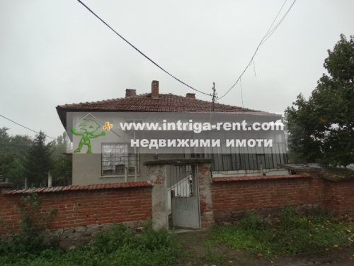 Rural property - Solid, exceptionally sturdy single-story family house, farm buildings, together with a large yard in the village of Varbitsa, Dimitrovgrad Municipality, Haskovo Province.