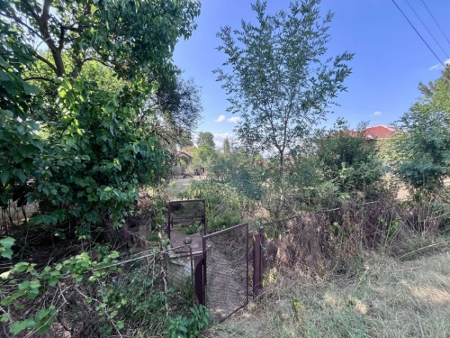 Exclusive!!! A rural property comprising a SINGLE-STOREY SOLID HOUSE, a SHED, together with the adjoining YARD - private property, located in the village of Dinevo, Haskovo municipality, Haskovo province.