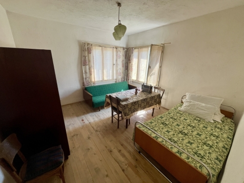 EXCLUSIVE! Solid-built house with a large yard and agricultural outbuildings for sale in the village of Dinevo, Haskovo region.