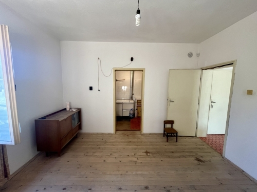 EXCLUSIVE! Solid-built house with a large yard and agricultural outbuildings for sale in the village of Dinevo, Haskovo region.