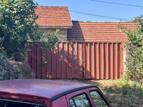 EXCLUSIVE! Solid-built house with a large yard and agricultural outbuildings for sale in the village of Dinevo, Haskovo region.