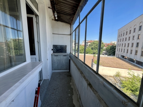 INTRIGUING, TOP PRICE, TOP LOCATION!!! Four-room monolithic apartment located in the prime center of Haskovo.