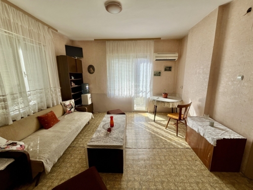 Three-Bedroom Apartment for Rent – Detached Floor of a House in the Ideal Center of Haskovo