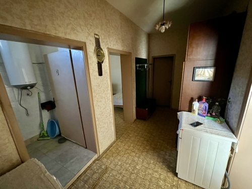 Three-Bedroom Apartment for Rent – Detached Floor of a House in the Ideal Center of Haskovo