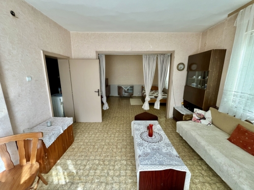Three-Bedroom Apartment for Rent – Detached Floor of a House in the Ideal Center of Haskovo
