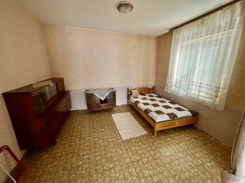Three-Bedroom Apartment for Rent – Detached Floor of a House in the Ideal Center of Haskovo