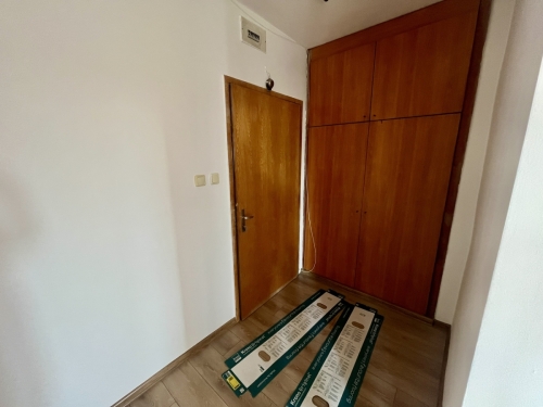 Generous space and abundant natural light – thanks to its three-way exposure!