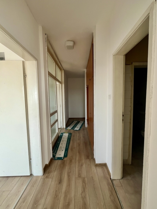 Generous space and abundant natural light – thanks to its three-way exposure!