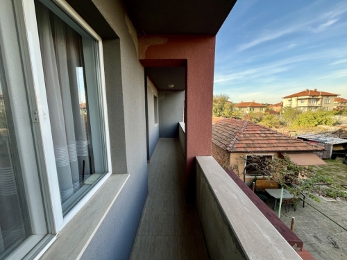 Independent Floor of a House with Two Garages, a Room Behind the Garage and a Yard – Fully Furnished and Ready to Move In!