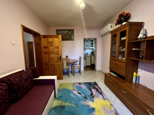 Independent Floor of a House with Two Garages, a Room Behind the Garage and a Yard – Fully Furnished and Ready to Move In!