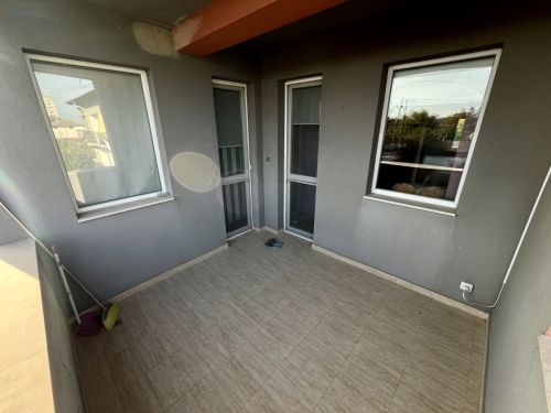 Independent Floor of a House with Two Garages, a Room Behind the Garage and a Yard – Fully Furnished and Ready to Move In!