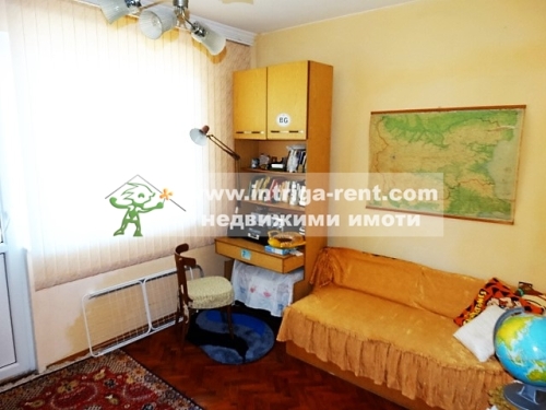Spacious monolithic apartment for rent, constituting an independent floor of a housing cooperative (ZhSK), located in the Voivodski neighborhood, Haskovo.