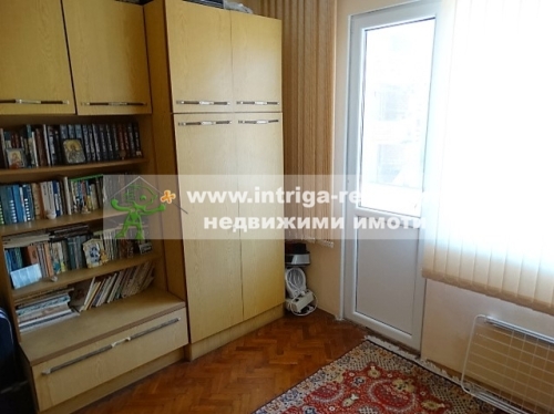 Spacious monolithic apartment for rent, constituting an independent floor of a housing cooperative (ZhSK), located in the Voivodski neighborhood, Haskovo.