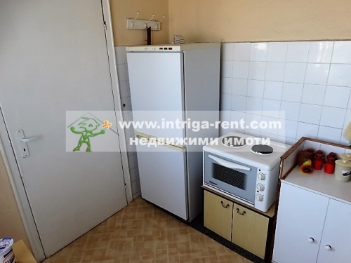 Spacious monolithic apartment for rent, constituting an independent floor of a housing cooperative (ZhSK), located in the Voivodski neighborhood, Haskovo.