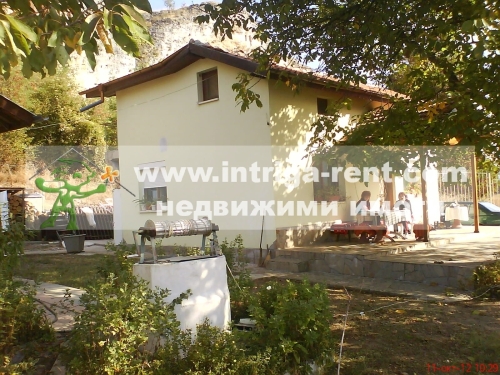 Beautiful rural property!!! A one-story, charming house with a lovely, large yard, located in the village of Dolno Cherkovishte, Haskovo Province.