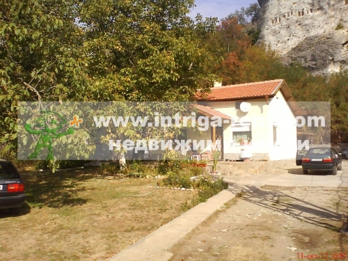 Beautiful rural property!!! A one-story, charming house with a lovely, large yard, located in the village of Dolno Cherkovishte, Haskovo Province.