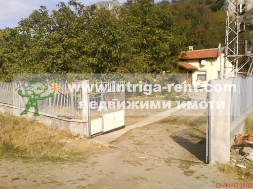 Beautiful rural property!!! A one-story, charming house with a lovely, large yard, located in the village of Dolno Cherkovishte, Haskovo Province.