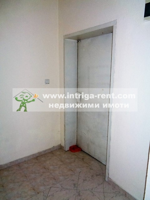 Commercial premises for rent, comprising a STORE FOR INDUSTRIAL GOODS, with frontage on Dunav St. in the Druzhba neighborhood, Haskovo.