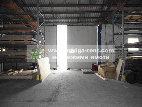 Production and warehouse premises for rent, together with an adjacent yard, located in the South Industrial Zone of the city of Haskovo.
