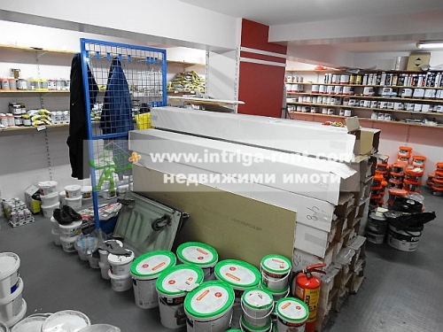 Коммерческое помещение в аренду, представляющее собой магазин промышленных товаров, расположенное в центральной части г. Хасково, в районе Автовокзала — Хасково.