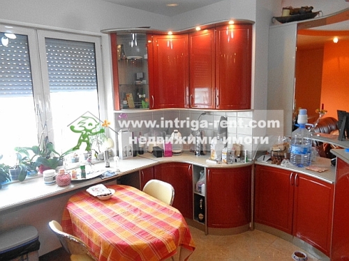 EXCLUSIVE FOR SALE!!! Operating, fully equipped sewing factory with an adjoining residential section, located in the town of Dimitrovgrad, Haskovo province.