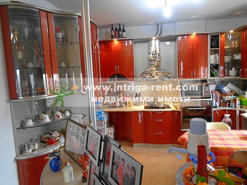 EXCLUSIVE FOR SALE!!! Operating, fully equipped sewing factory with an adjoining residential section, located in the town of Dimitrovgrad, Haskovo province.