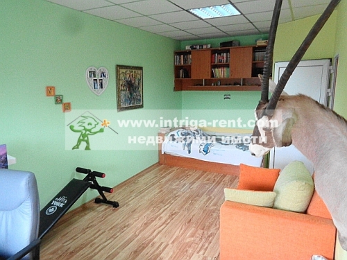 EXCLUSIVE FOR SALE!!! Operating, fully equipped sewing factory with an adjoining residential section, located in the town of Dimitrovgrad, Haskovo province.