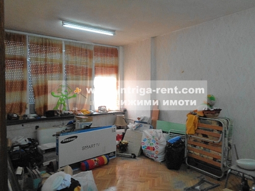 EXCLUSIVE FOR SALE!!! Operating, fully equipped sewing factory with an adjoining residential section, located in the town of Dimitrovgrad, Haskovo province.