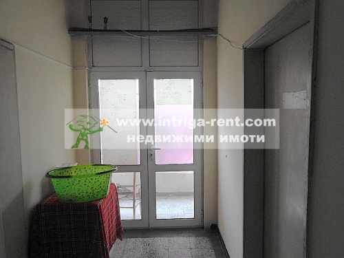 EXCLUSIVE FOR SALE!!! Operating, fully equipped sewing factory with an adjoining residential section, located in the town of Dimitrovgrad, Haskovo province.