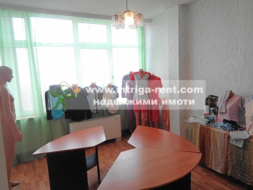 EXCLUSIVE FOR SALE!!! Operating, fully equipped sewing factory with an adjoining residential section, located in the town of Dimitrovgrad, Haskovo province.