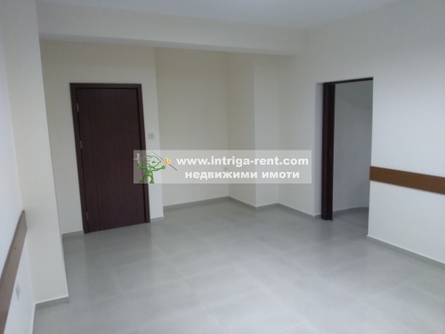 Independent office / studio for rent, located next to the Courthouse in the central part of the city of Haskovo.